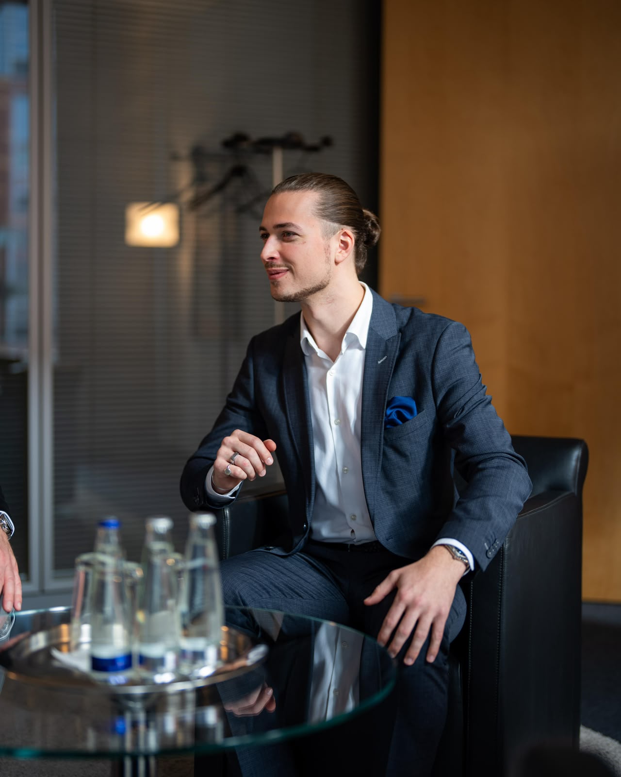 Lucas Breiding während eines Beratungsgesprächs